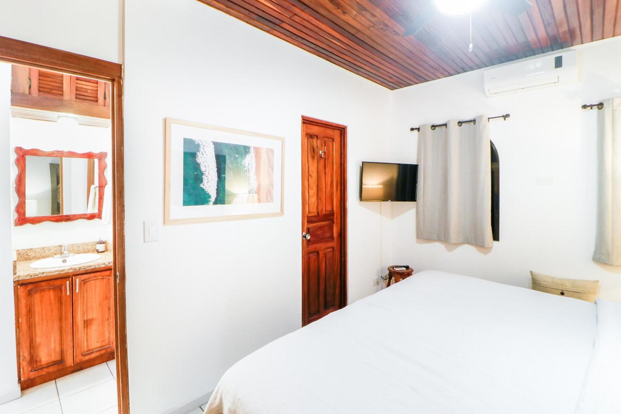 Flamingo Marina Resort Pacific North Coast Стая снимка